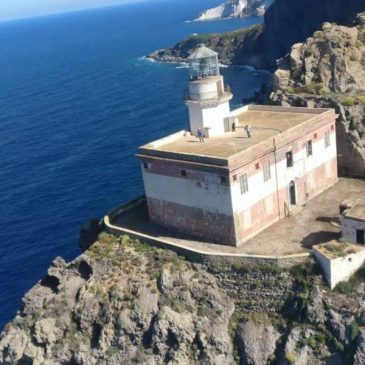 NOLEGGIO BARCA CON SKIPPER – CIRCEO – FARO DI PONZA