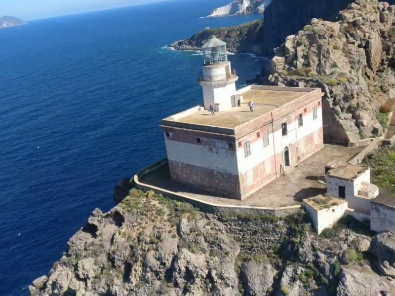 NOLEGGIO BARCA CON SKIPPER – CIRCEO – FARO DI PONZA