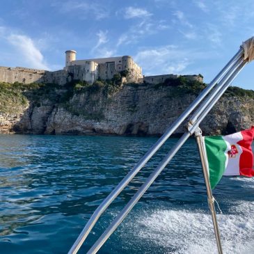 NOLEGGIO BARCA CON SKIPPER DAL CIRCEO A GAETA – PROMONTORIO MONTE ORLANDO